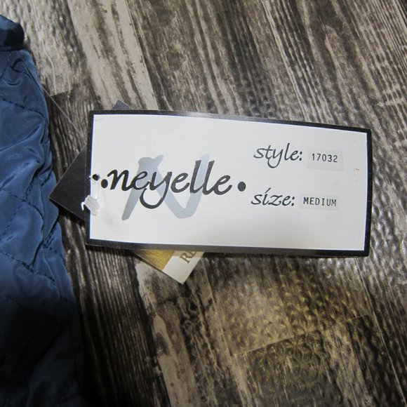 NWT Women's Reversible Quilt to Microboa Vest - Picture 9 of 9